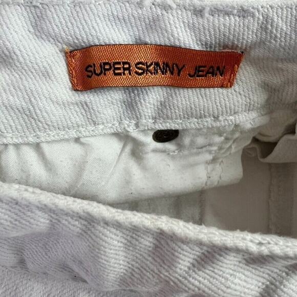 Tory Burch Jeans Womens 26 White Denim Super Skinny Back Hem Zip * Flaw - Picture 12 of 12